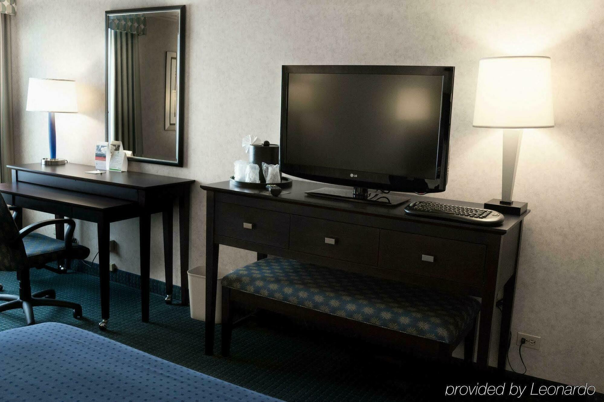 Holiday Inn La Mirada Buena Park By Ihg Экстерьер фото