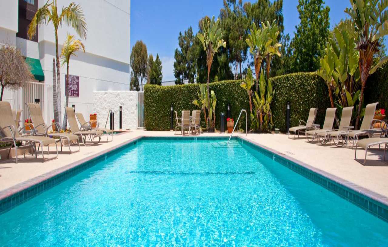 Holiday Inn La Mirada Buena Park By Ihg Экстерьер фото